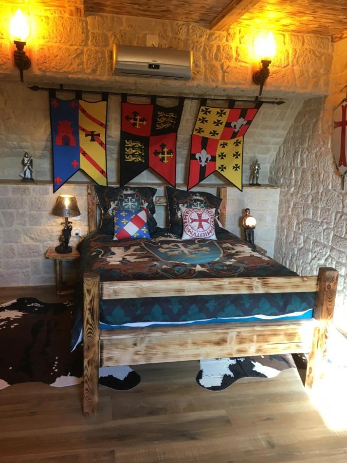 Chambre D'Hote Medieval Du Vieux Bourg Chailloue 외부 사진